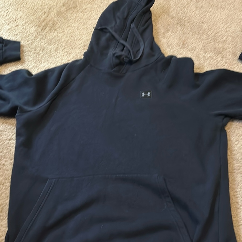 black under armour hoodie